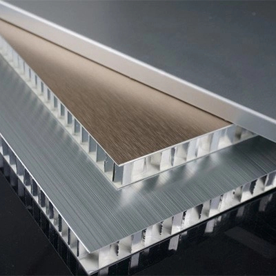 Adhésif pour les matériaux en carton dans les applications de construction